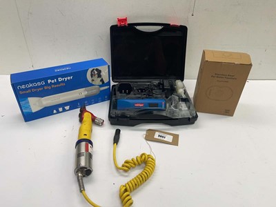 Lot 3651 - Heiniger Saphir cordless animal clipper,...