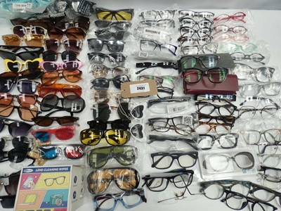 Lot 2431 - Assorted pairs of loose sunglasses and eyewear