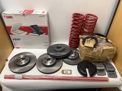 Lot 4706 - Car parts to include brake discs, suspension...