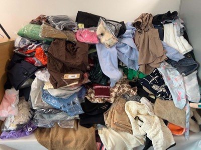 Lot 3439 - Pallet (not included) mixed adults clothing