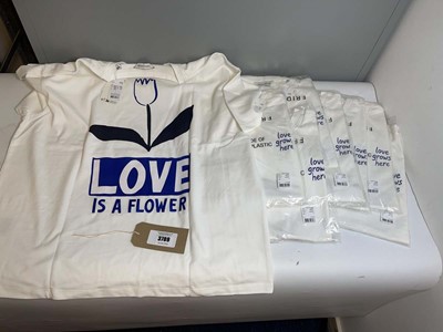Lot 3789 - 8x Casual Friday love grows here t-shirts