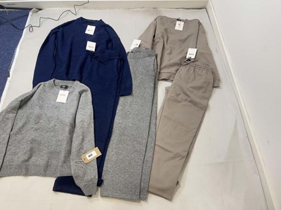 Lot 3833 - Icon Amsterdam clothing