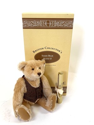 Lot A boxed Steiff 1996 British Collector's teddy...