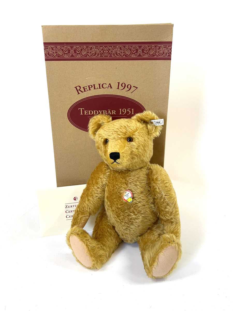 Lot A 1997 boxed, limited edition, Steiff 'Teddy...
