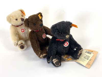 Lot Three Steiff Classic teddy bears 18cm, in...
