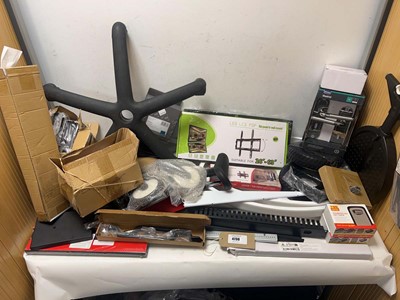 Lot 4730 - Household DIY to include refrigerator bases,...