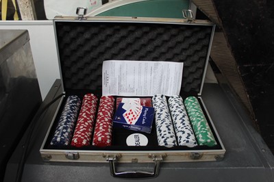 Lot 5 - Small aluminium cased poker set