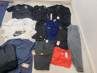 Lot 3859 - Nike & Puma sportswear