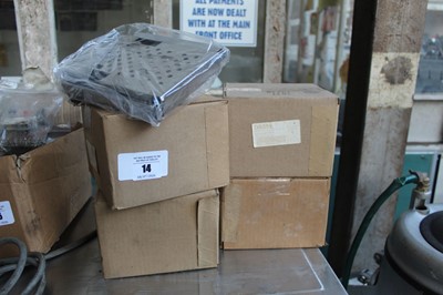 Lot 14 - 4x boxes containing Titan Max-Cut DR565 spares
