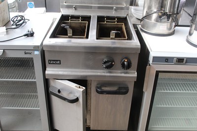 Lot 33 - 60cm gas Lincat twin-tank fire with 2x baskets