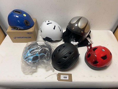 Lot 4739 - Various bicycle safety helmets