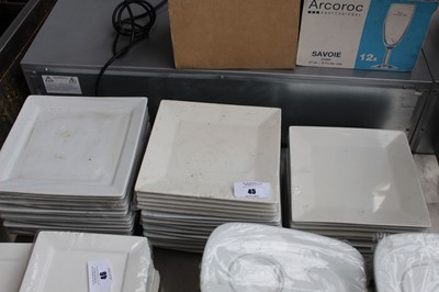 Lot 45 - Approx. 40x 25cm² dinner plates
