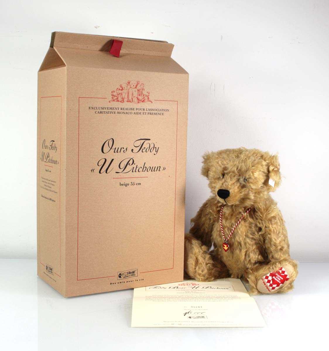 Lot 118 - A limited edition Steiff fully jointed 'U...