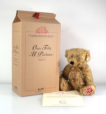 Lot 118 - A limited edition Steiff fully jointed 'U...