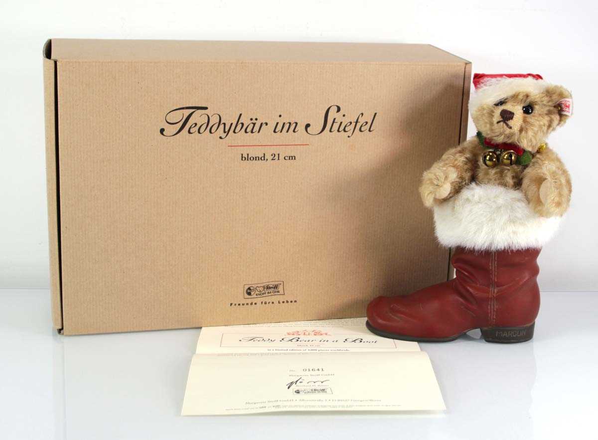 Lot 123 - A limited edition Steiff fully jointed 'Teddy...