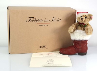 Lot 123 - A limited edition Steiff fully jointed 'Teddy...