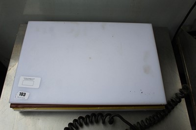 Lot 103 - 6x various coloured food safety chopping boards