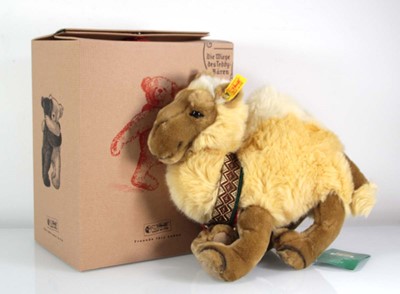 Lot 129 - A Steiff plush camel, h. 24 cm, boxed
