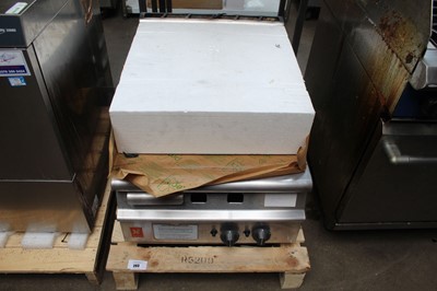 Lot 203 - 60cm gas Lincat solid-top griddle