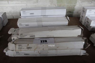 Lot 220 - 60x head of Olympia knives and forks