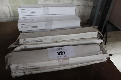 Lot 221 - 60x head of Olympia knives and forks