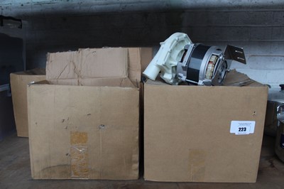 Lot 223 - 5x boxes containing 5 assorted spare parts