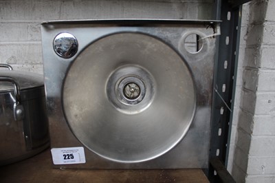 Lot 225 - Small hand basin