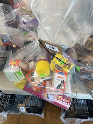 Lot 2236 - A bag containing a selection of pet supplies...