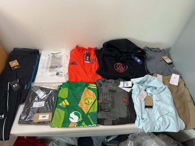 Lot 3481 - Men's sportswear PSG, Man U, Nike, Under...