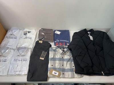 Lot 3486 - Men's clothing Marvotti, Charles Tyrwhitt,...