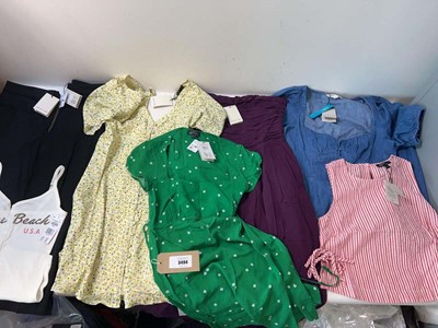 Lot 3494 - Ladies clothing Nobody's Child, Hollister