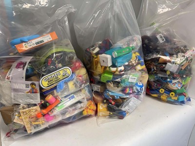 Lot 3882 - 3x Large bags of novelty toys