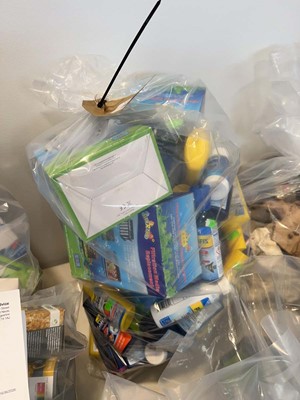 Lot 2293 - Large bag of mainly aquarium related items...