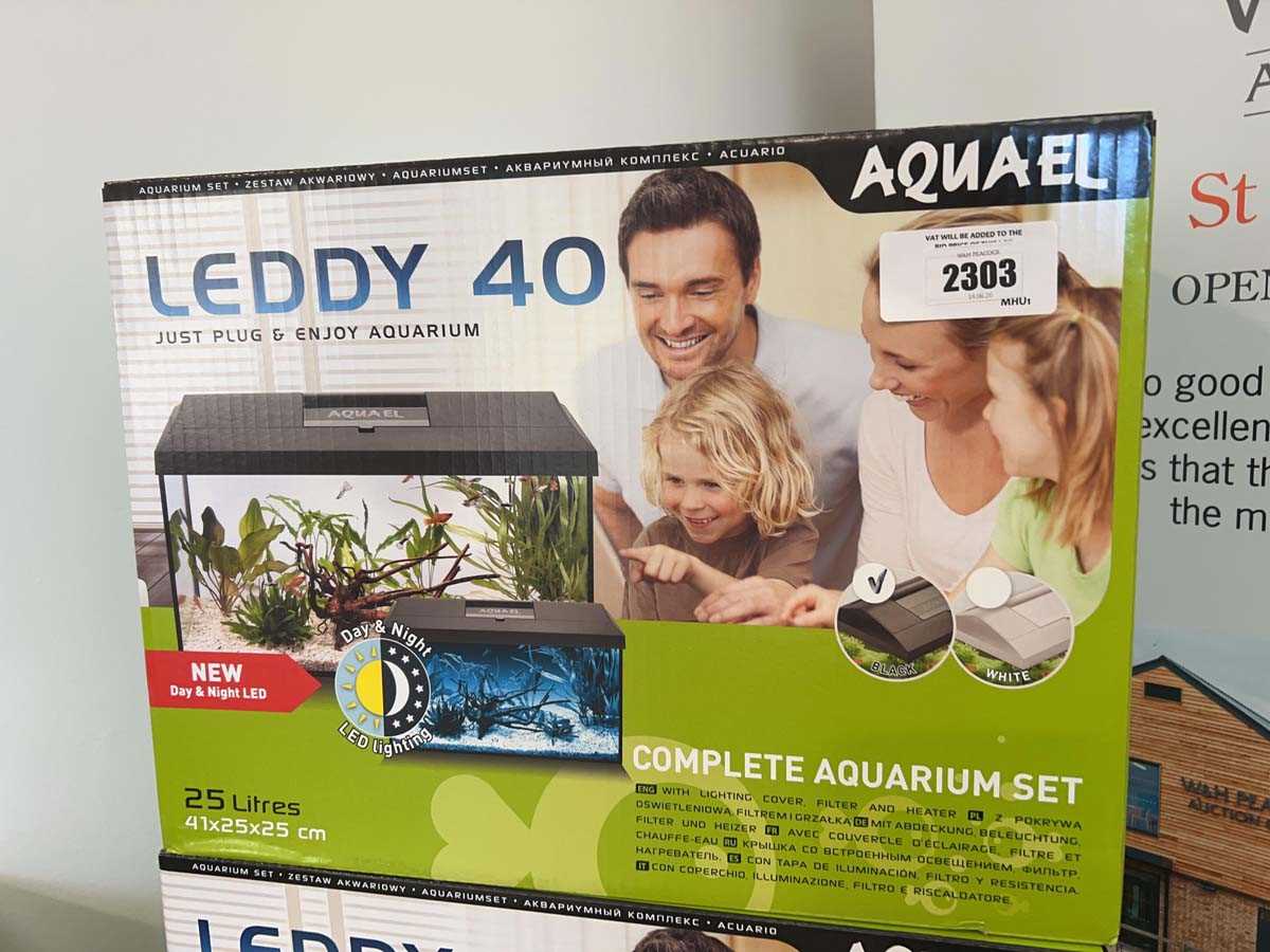 Lot 2303 - Boxed 25L Leddy 40 aquarium set