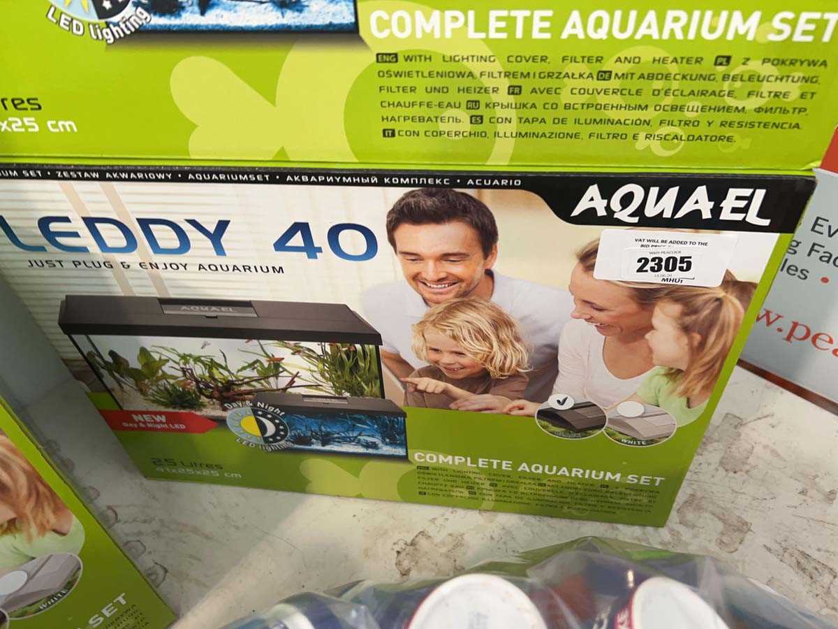 Lot 2305 - Boxed 25L Leddy 40 aquarium set