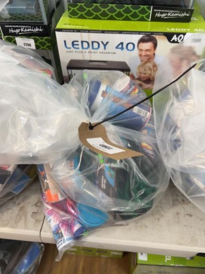 Lot 2307 - Bag containing mixed aquarium goods incl. fish...