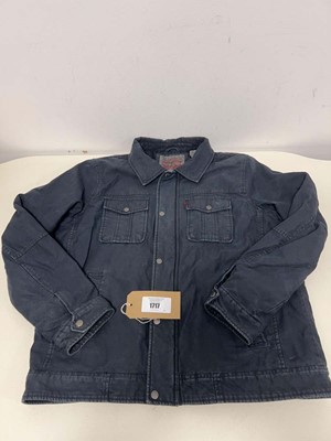 Lot 1717 - ( size L) A Men's Levi coat/jacket in navy.