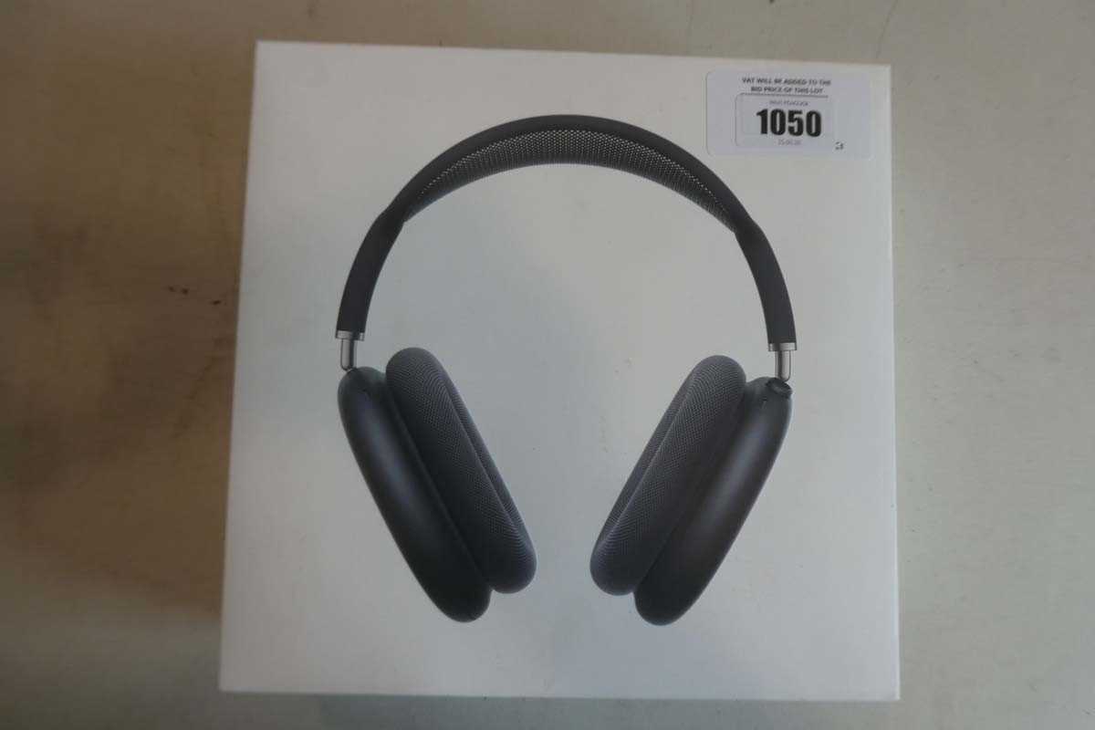 Lot 1050 - Apple AirPods Max, Midnight, model A3184,...