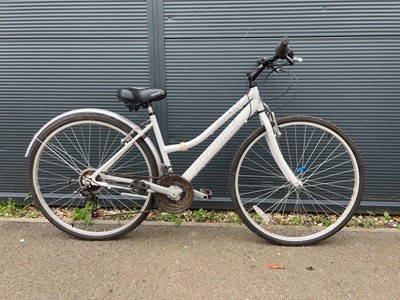 Lot 4032 - Enterprise Pro mountain bike in white