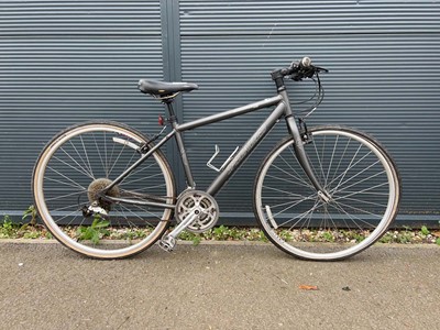 Lot 4034 - Specialized Crossroads Comp mountain bike in...
