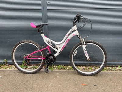 Lot 4037 - Ctvigo full suspension mountain bike in white...
