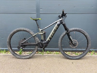 Lot 4046 - Rail model S by Trex electric mountain bike in...