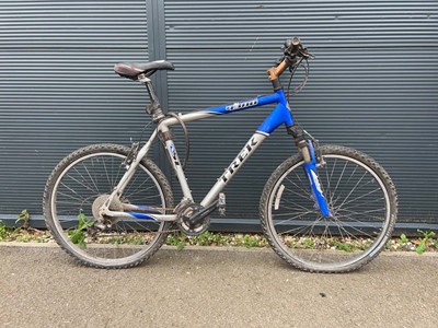 Lot 4048 - Trex 4300 mountain bike in blue and silver
