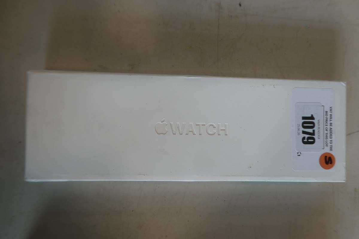 Lot 1079 - Apple Watch Series 11, 42mm, Jet Black...