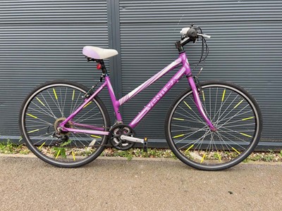 Lot 4051 - Ventura mountain bike in blue and white