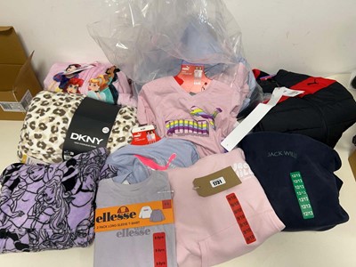Lot 1731 - Approx. 20 items of kids branded clothing to...