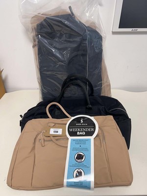 Lot 1734 - Bag containing x6 Shed. Rain weekender bags....