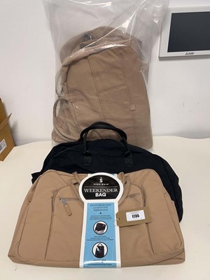 Lot 1735 - Bag containing x5 Shed. Rain weekender bags....