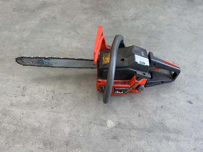 Lot 4075 - Husqvarna 40 petrol powered chainsaw
