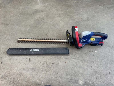 Lot 4079 - Spear & Jackson cordless hedge cutter with...